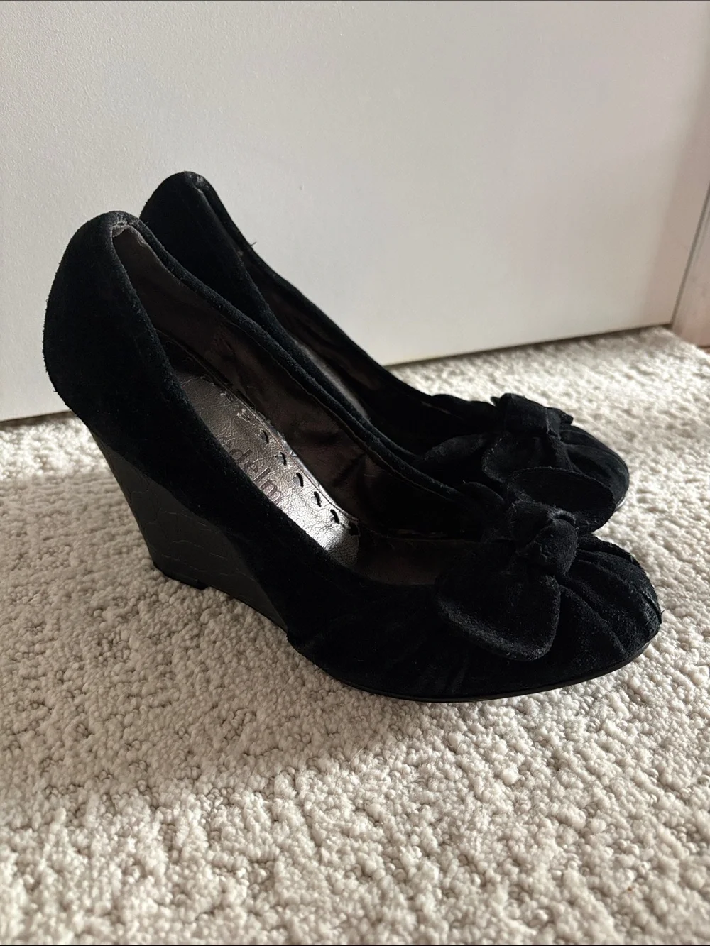 Vintage libby edelman NAOMI Classic Black Suede Wedge Pumps with Bow 6M